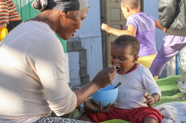 littleangels_feeding_march2014-5