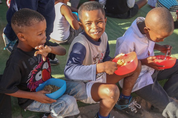 littleangels_feeding_march2014-9